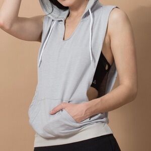 Soho Sport Gray Stone Hooded Athletic Top Women’s Medium